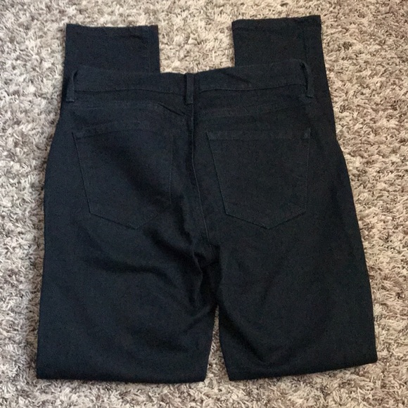 Old Navy Black Curvy Mid-Rise Jeans. Size 2 Regular. Never worn. - Picture 2 of 4